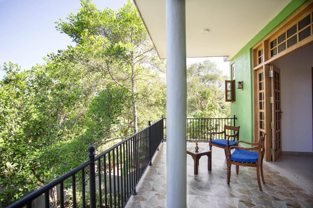 Barefoot Bungalow Hikka Hikkaduwa Exterior foto
