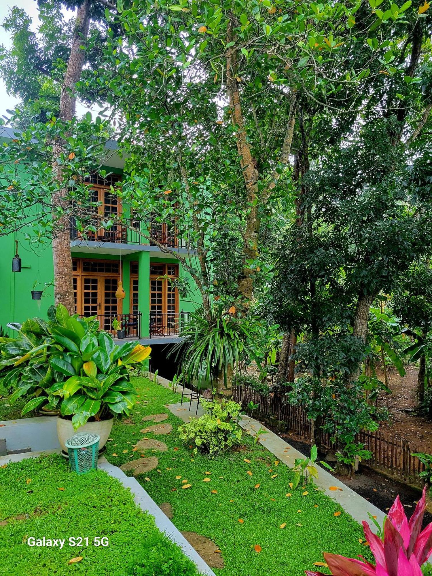 Barefoot Bungalow Hikka Hikkaduwa Exterior foto